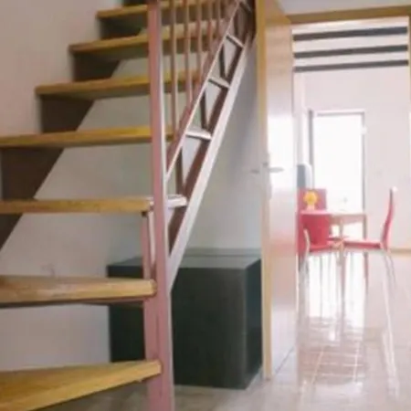 Apartman Beachfront Spacious 1bd Balcony Sutivan